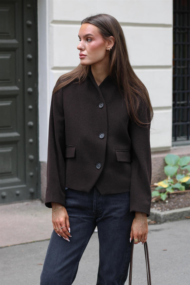 Dagmar - SHORT CURVED JACKET