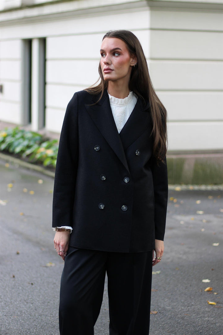 Harris Wharf - Slouchy Peacoat with s.p. light pressed wool