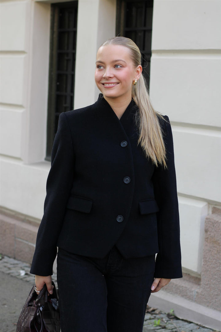 Dagmar - Short Curved Jacket