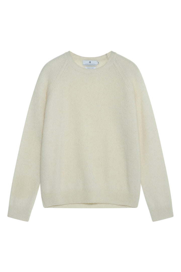 arnie says - Fiona Summer offwhite