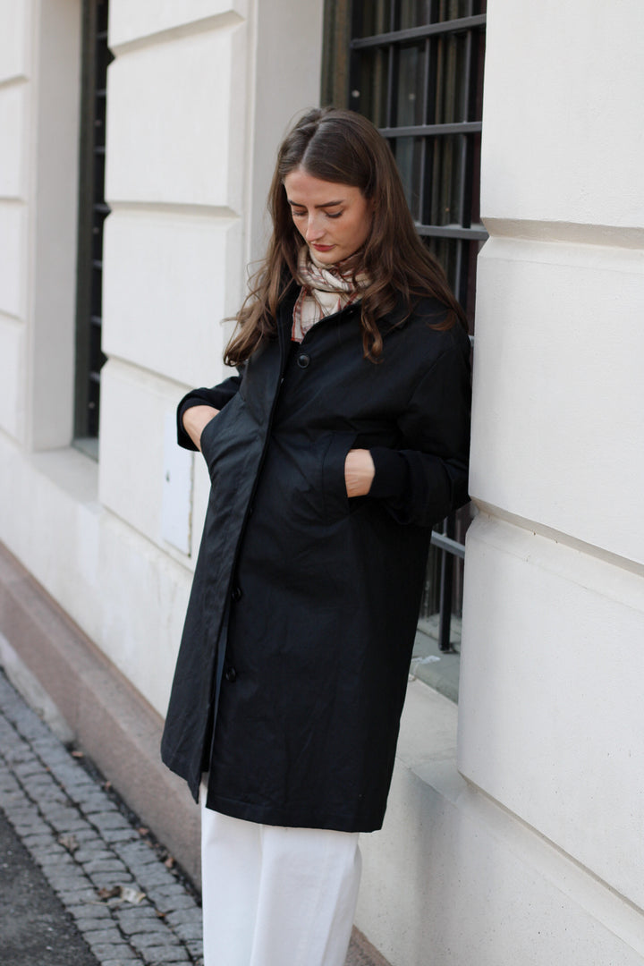 Aiayu - Noor Coat Oilskin Black