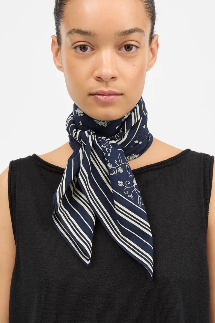 Skall Studio - Skall Classic Scarf 90*90