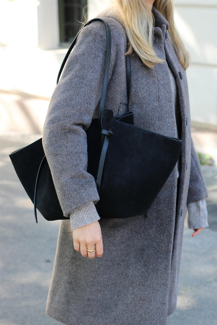 Yuzefi - Large Mochi Suede Black
