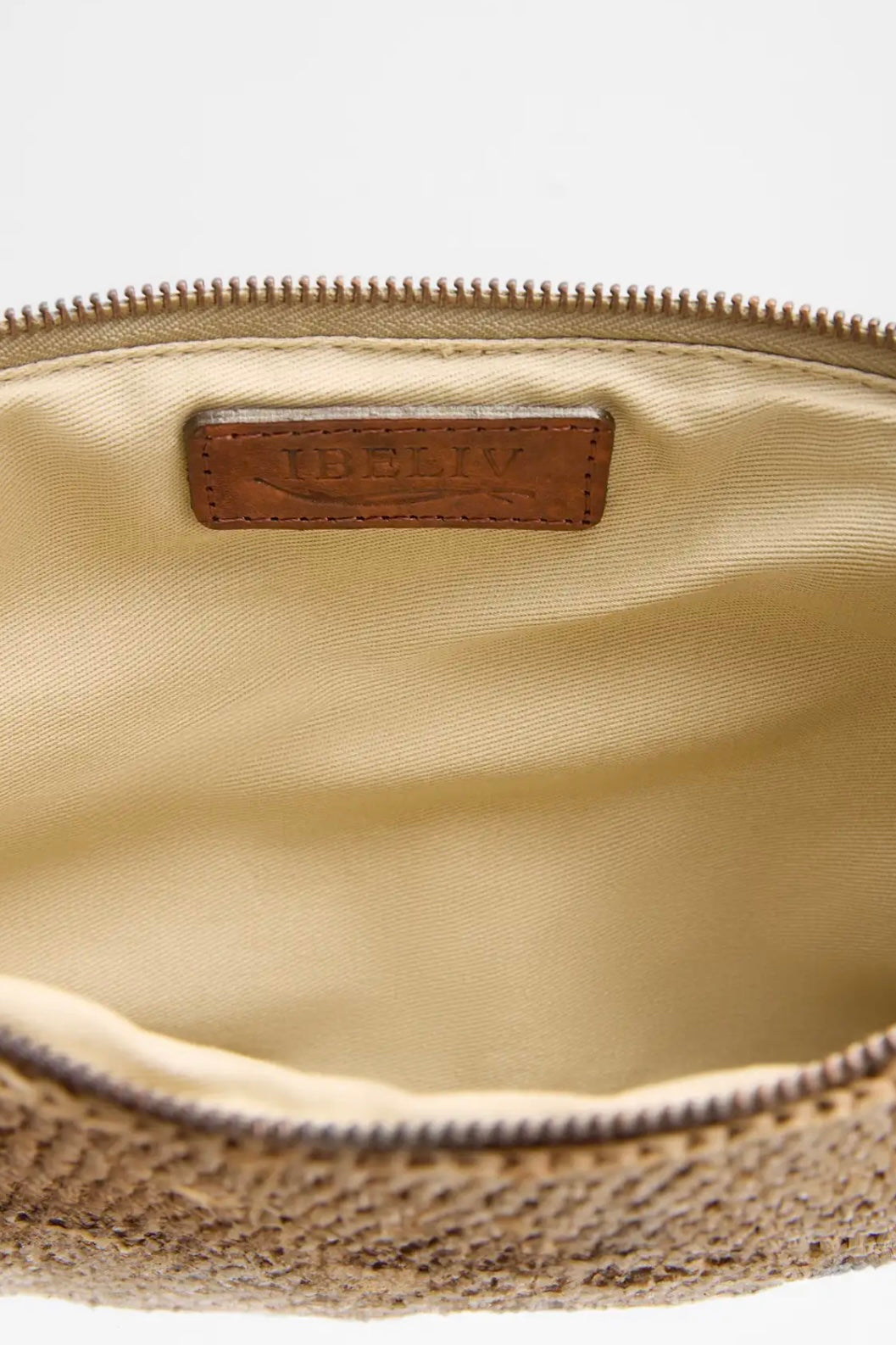 Ibeliv - Ampy Clutch Tea