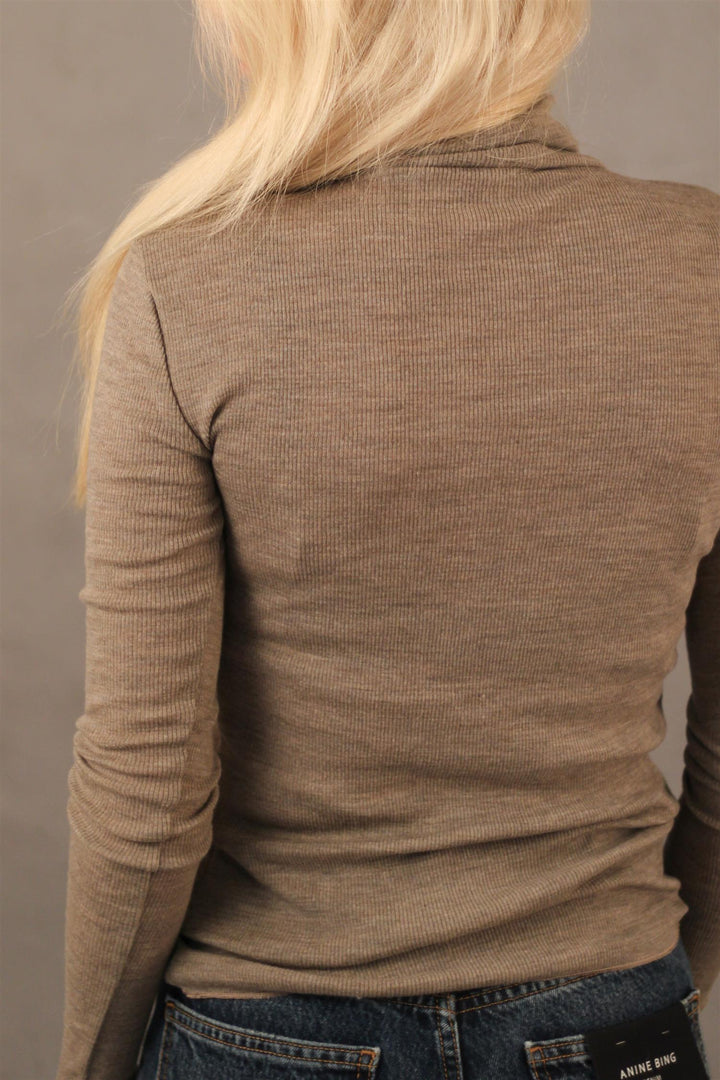 Skall Studio - Amy t-neck