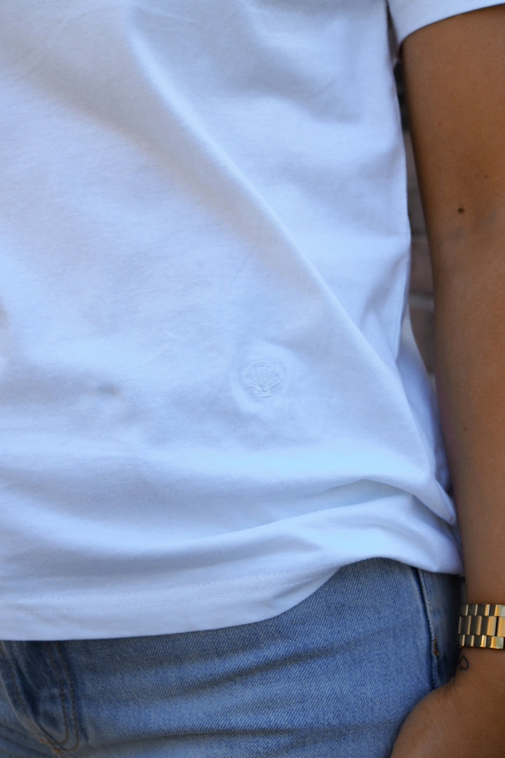 Skall Studio - Andy Tee white