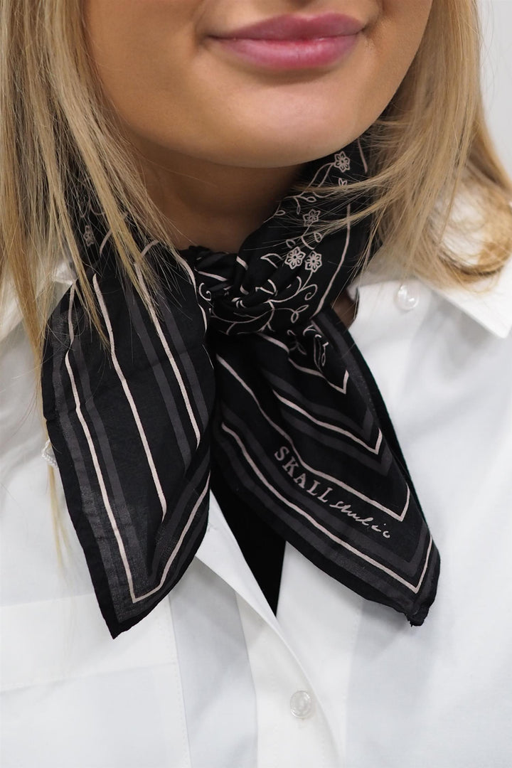 Skall - Classic scarf Black