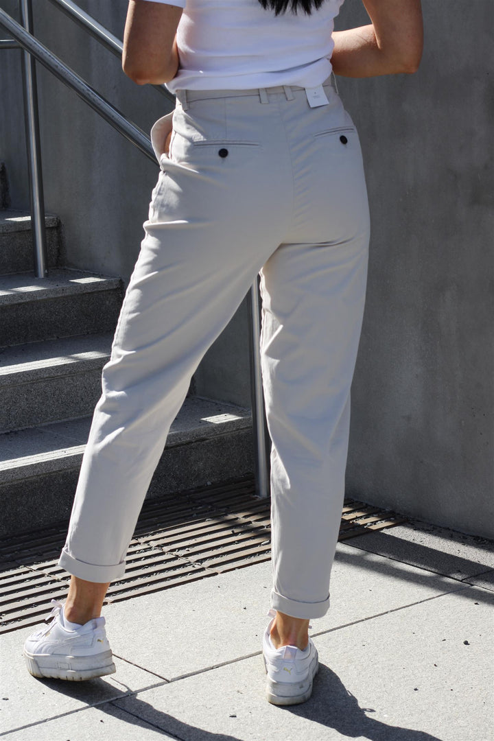 Five Units - Emma 057 Moonbeam