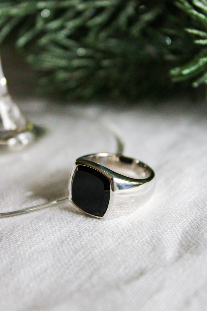 Tom Wood Shelby Ring Polished Black Onyx