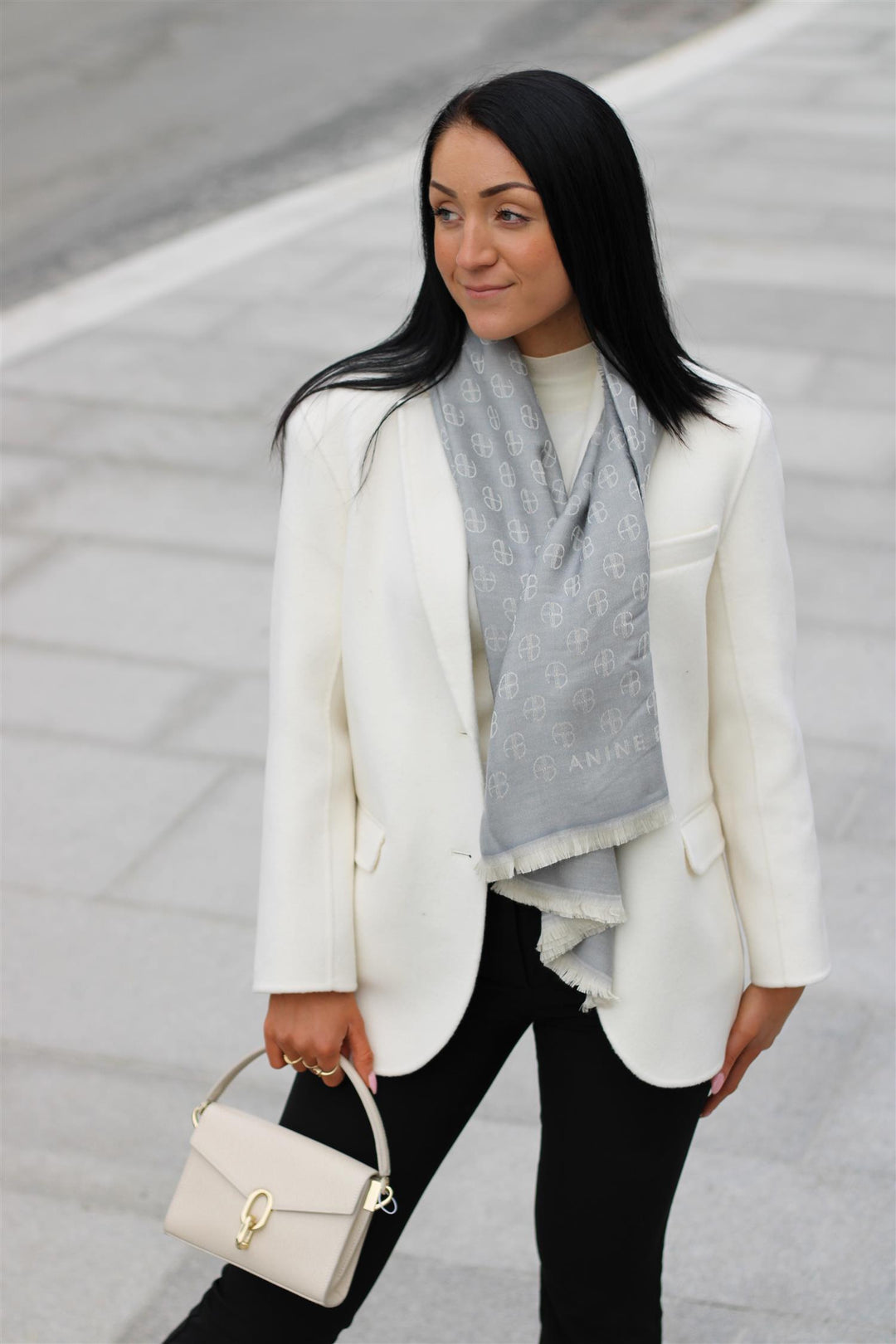 Anine Bing - Saige scarf grey and cream monogram