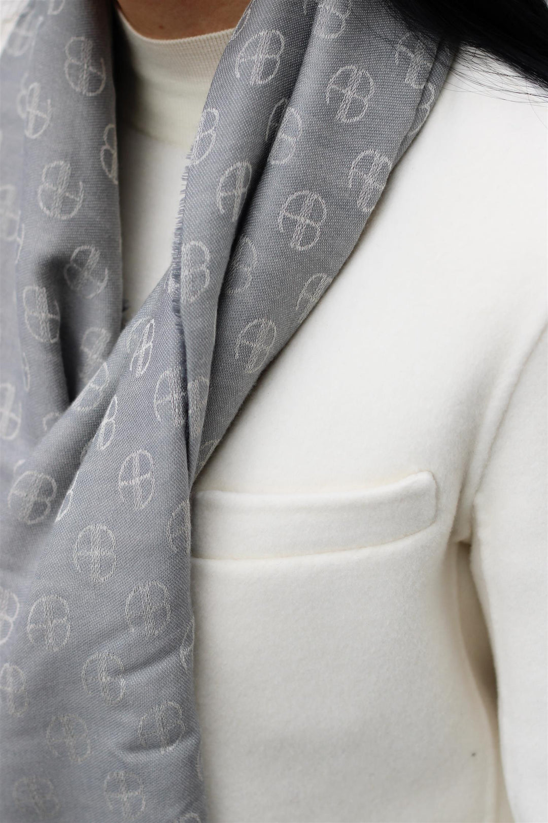 Anine Bing - Saige scarf grey and cream monogram