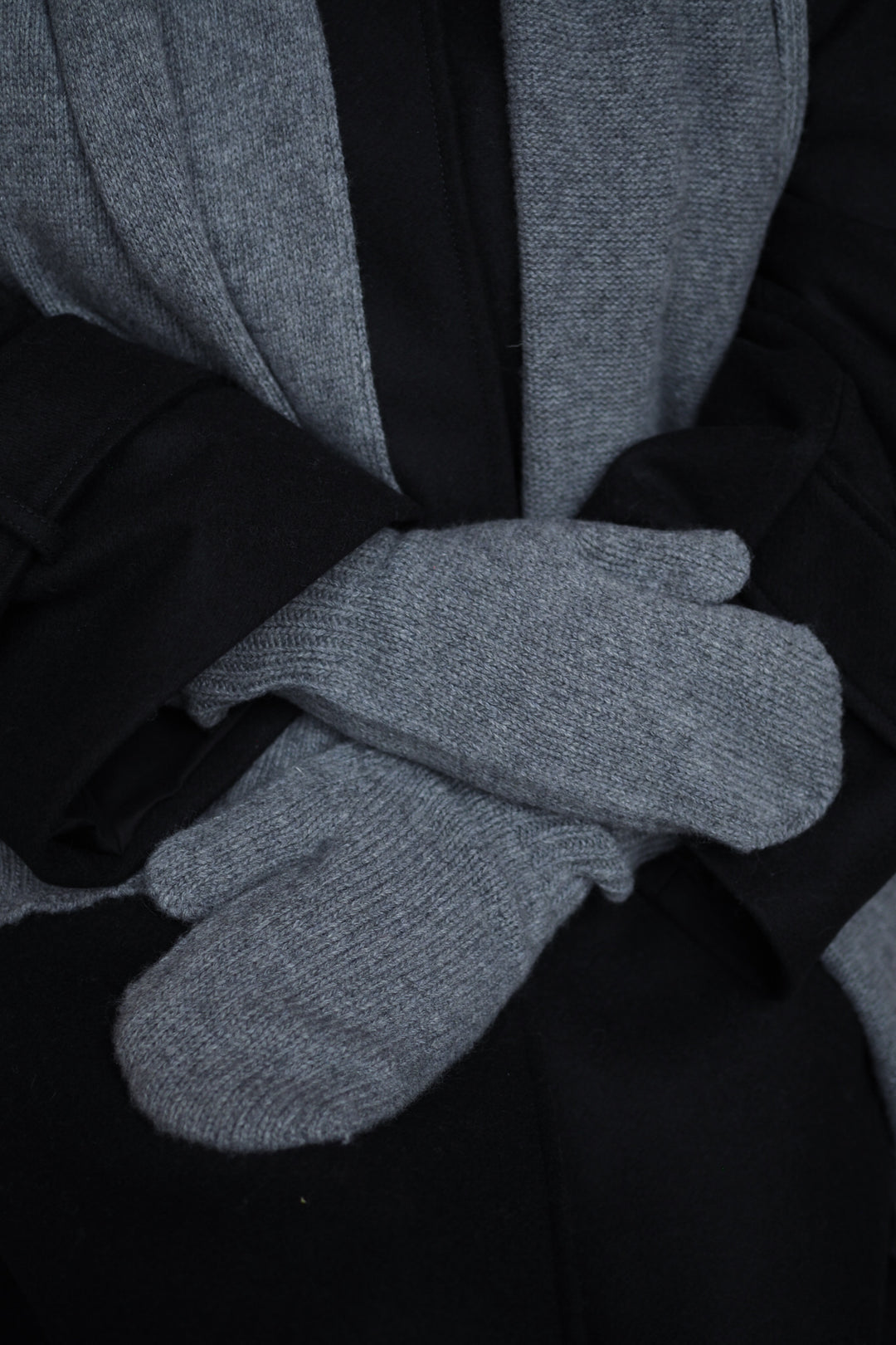 Skall Studio - Cleo mittens medium grey