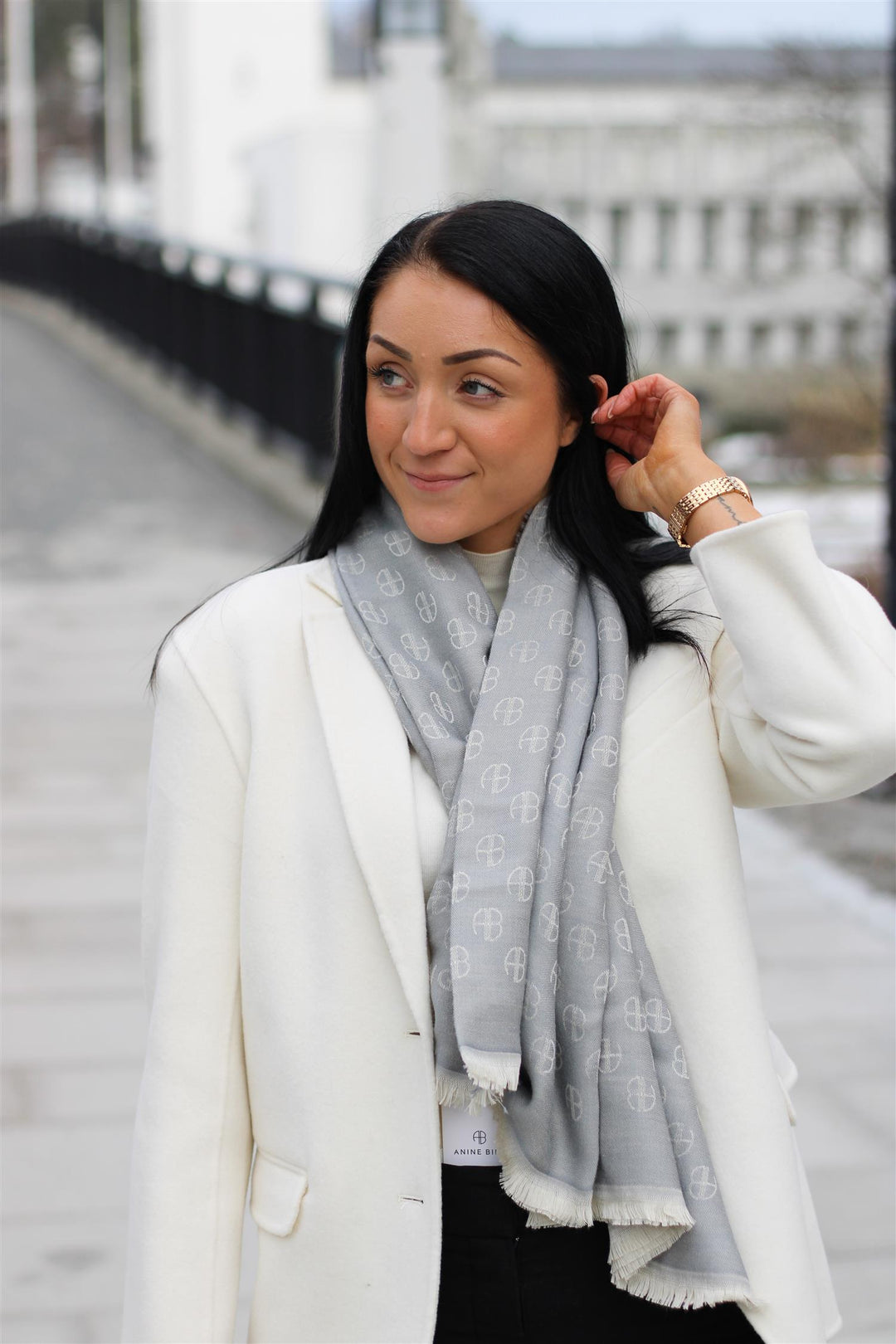 Anine Bing - Saige scarf grey and cream monogram