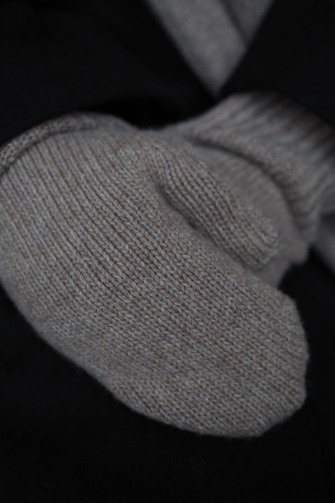 Skall Studio - Cleo mittens light brown