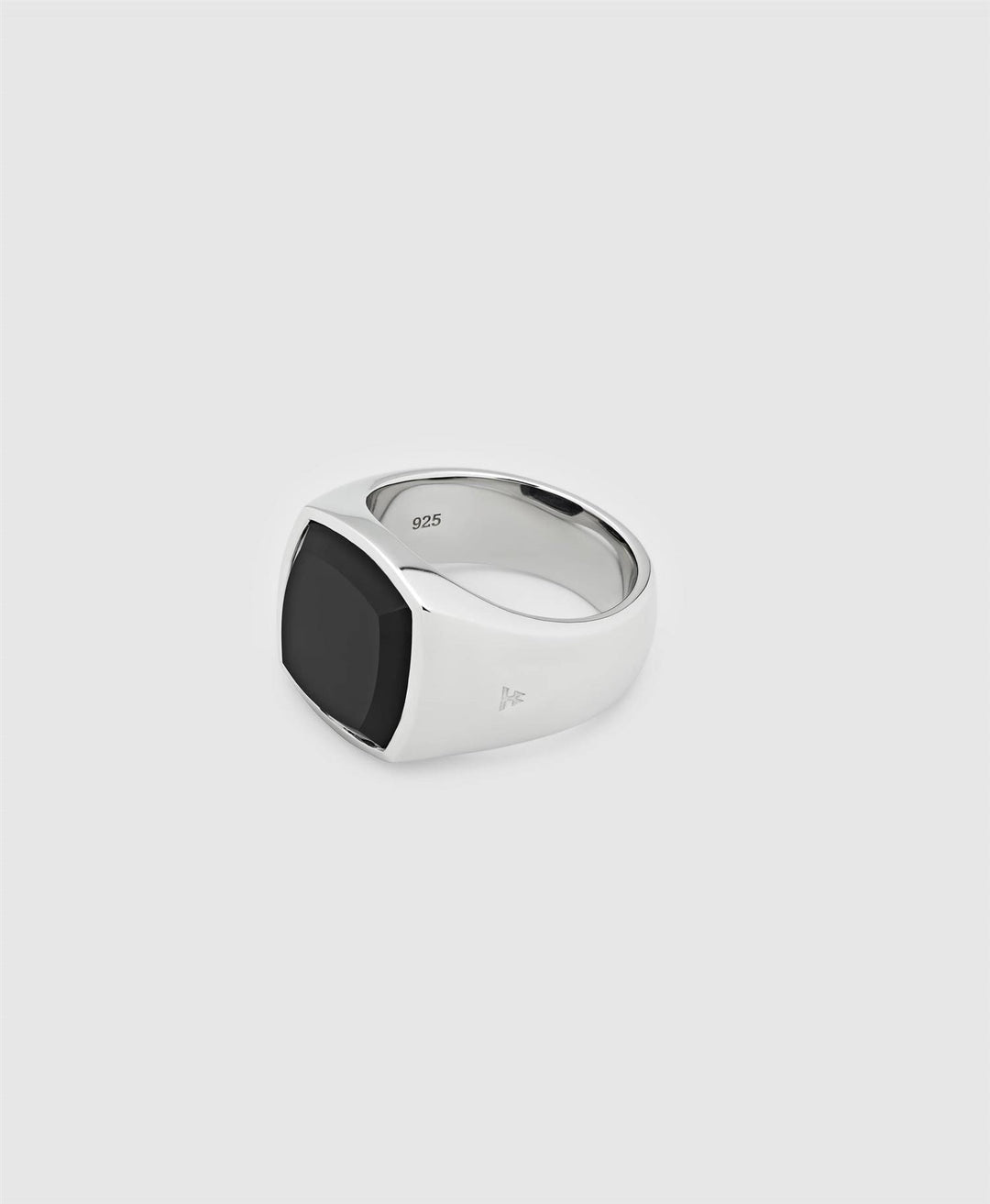 Tom Wood Shelby Ring Polished Black Onyx